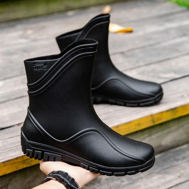 Fashion rain shoes men's medium tube water boots non-slip waterproof shoes new outdoor rain boots thermal short tube rubber shoes men's fashion