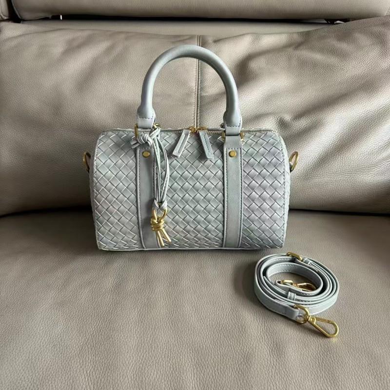 2024 Business Commuter All-matching Diamond-grid Cowhide Knitted Cross-shoulder Pillow-carrying Handbag