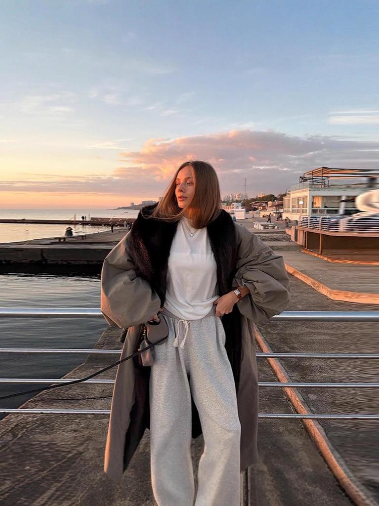 Elegant Color Block Fur Collar Trench Coat - European & American Style for Autumn/Winter 2025