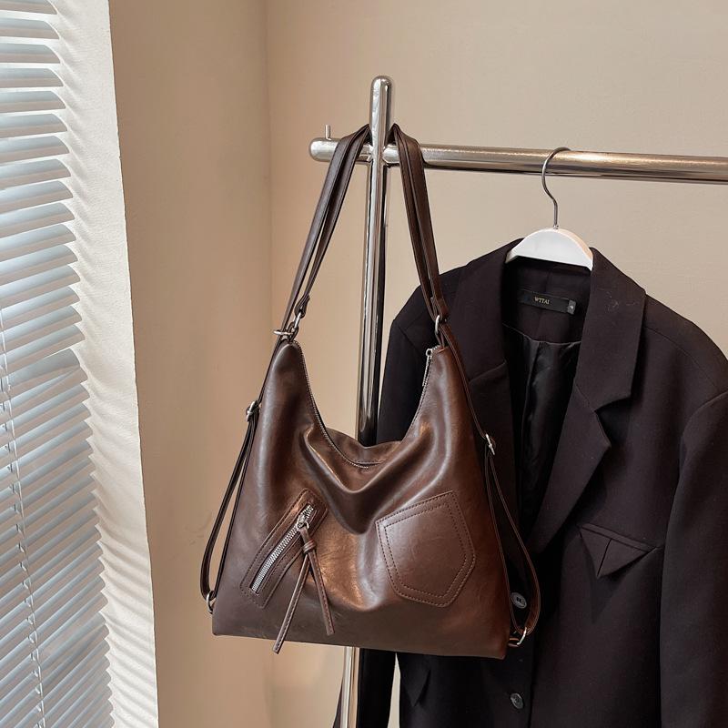 Large Capacity Tote Bag Women's 2025 Autumn New Niche Casual Foreign Style Underarm Bag Commuter Shoulder Backpack