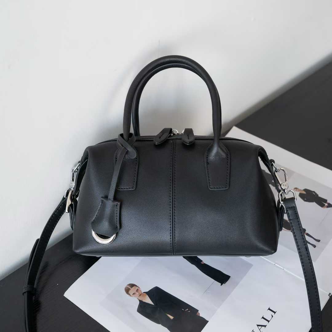 

Women Casual Genuine Leather Handbag 2026 New Cow Leather Tote Bag Small Young Girls Shoulder or Crossbody Bags