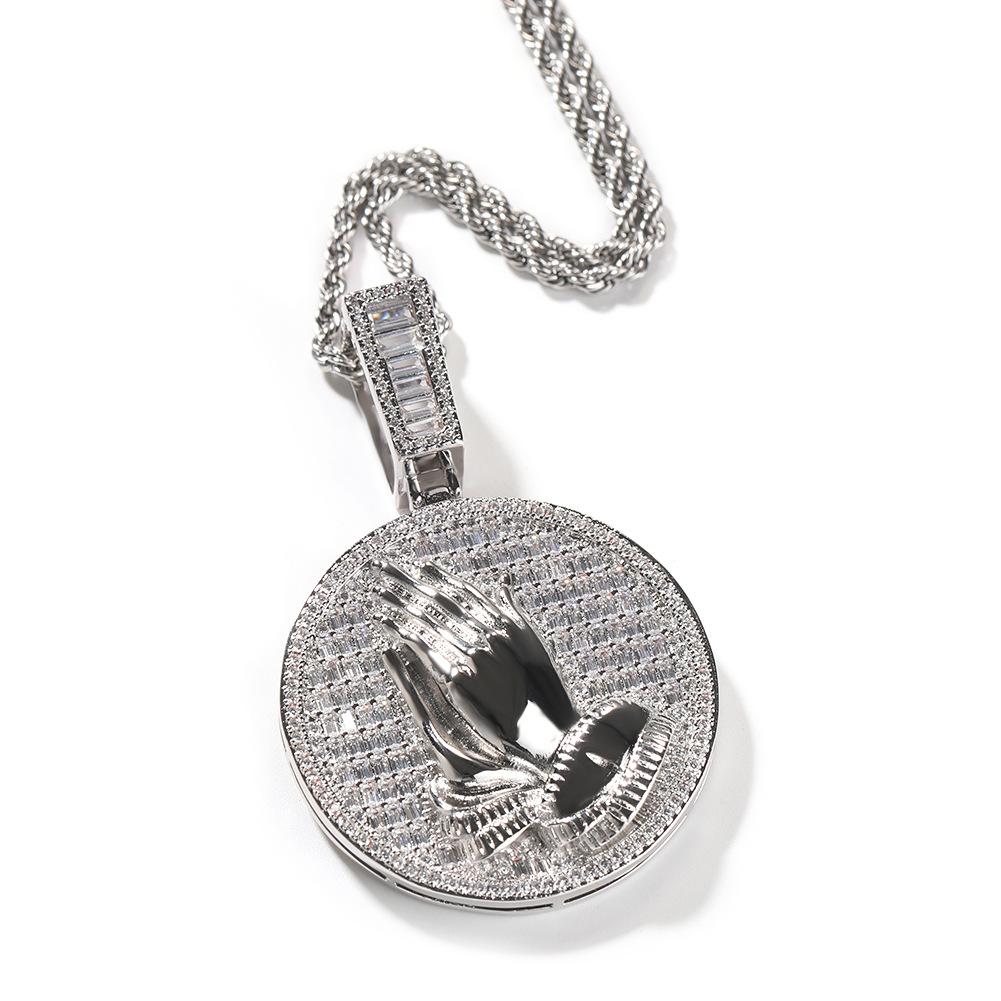 Necklace New Geometric Disc Pendant Necklace Copper Inlaid Zircon Men's Personality Prayer Hand Street