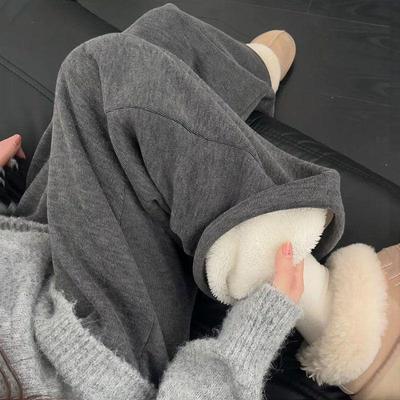 Partea inferioară (Îmbrăcăminte damă) – Pantaloni sport