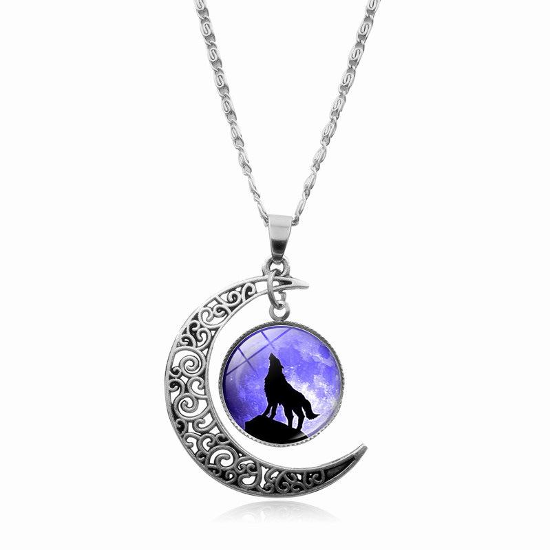 Howling Wolf Moon Time Gemstone Pendant Necklace Women's Versatile Collarbone Chain Accessory