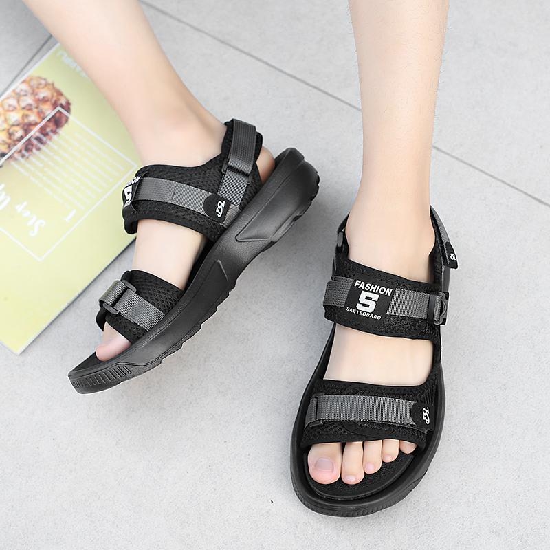 Non-Slip Men's Sandals for Summer New Wear-Resistant Breathable Simple Black-Soled Men's Business Beach Comfortable Roman Sandal