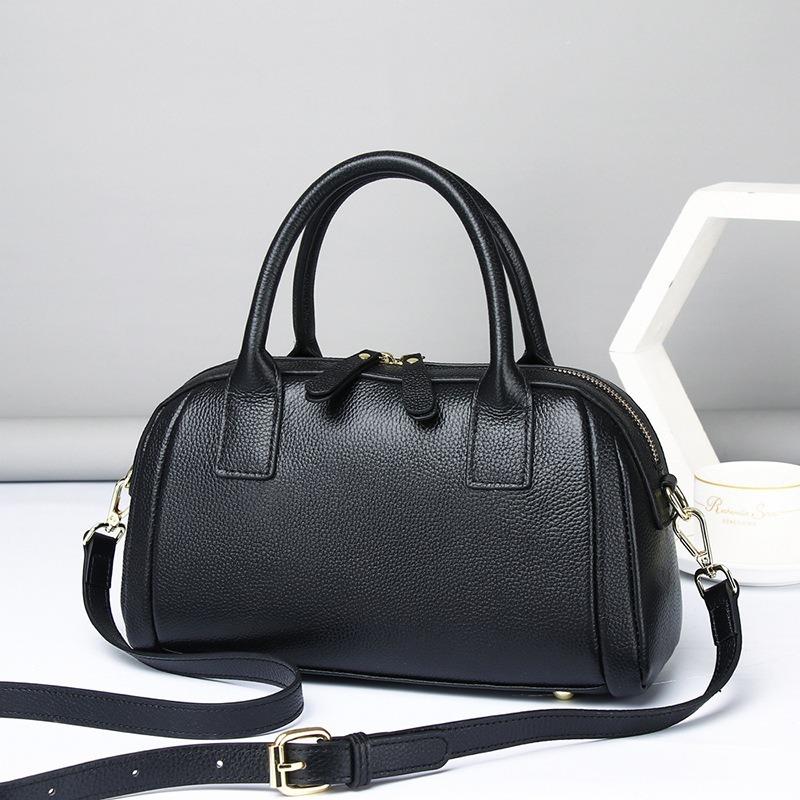 High-quality Cowhide Handbag OEM Plus Light Luxury Premium Travel Bowling Bag