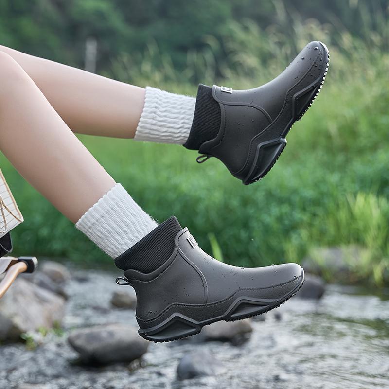 Winter Windproof Cotton Rain Boots Women Warm Light Ankle Rainboots Fashion Black Slip On Rain Shoes Men Waterproof Work Boot