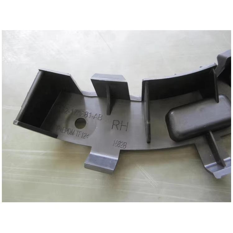 LR002167/LR002168 Rear Bumper Bracket for Land Rover Range Rover Freelander 2.