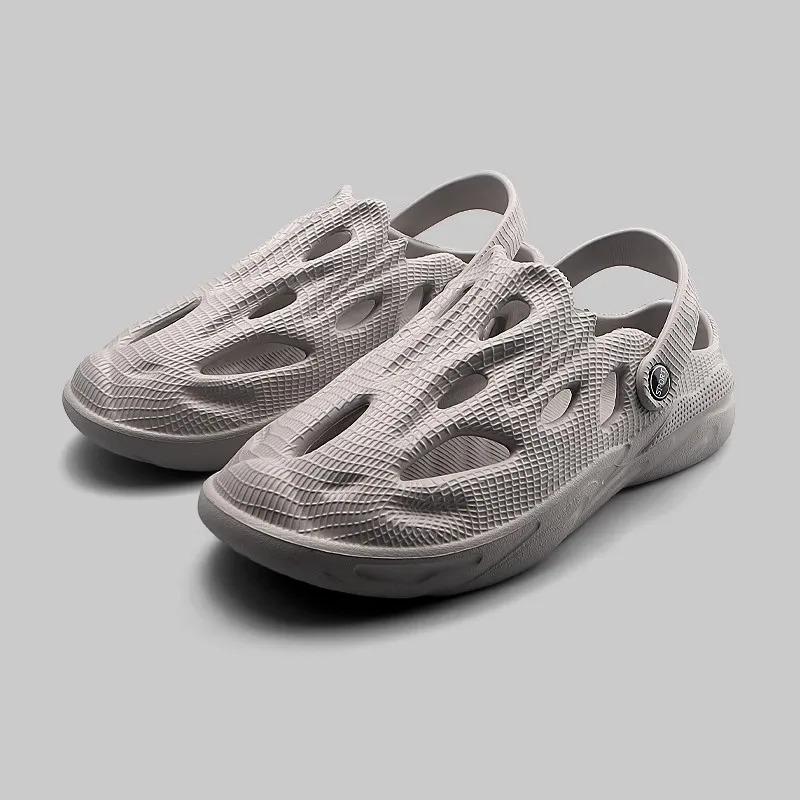 Comwarm 2025 Men Summer Slippers Fashion Hole Clogs Outdoor Beach Sandals Casual Garden Shoes Non-slip Designer Hollow Slippers