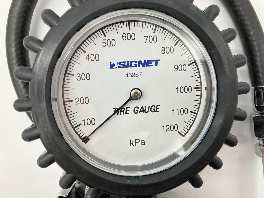 SIGNET 46967 Tire Gauge with Pressure Function Increasing/Decreasing (0-1200KPA)