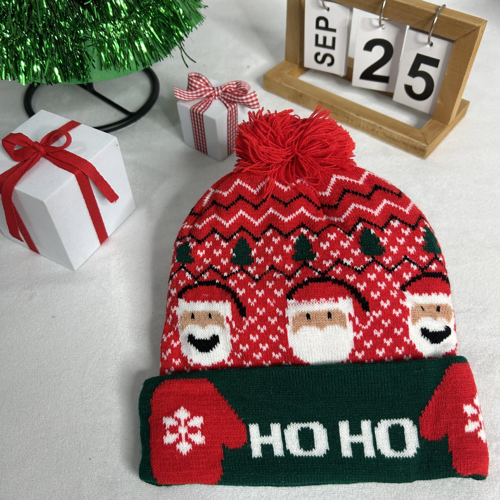 Светодиодная шапка рождественская мультяшная шерстяная с помпоном