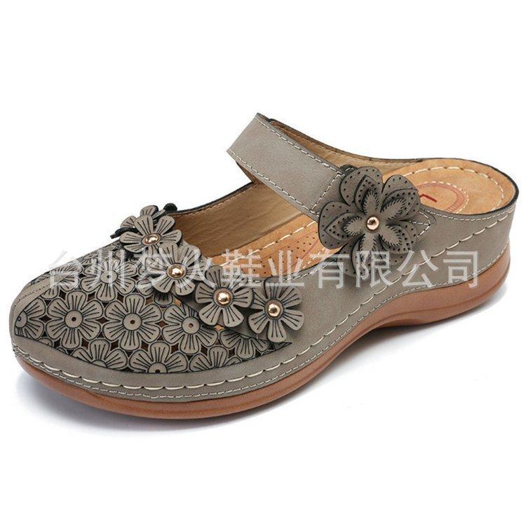 Summer Multi-color Hole Shoes Women's Retro Super Comfortable Flat Bottom Round Head Soft Casual Women's Sandals