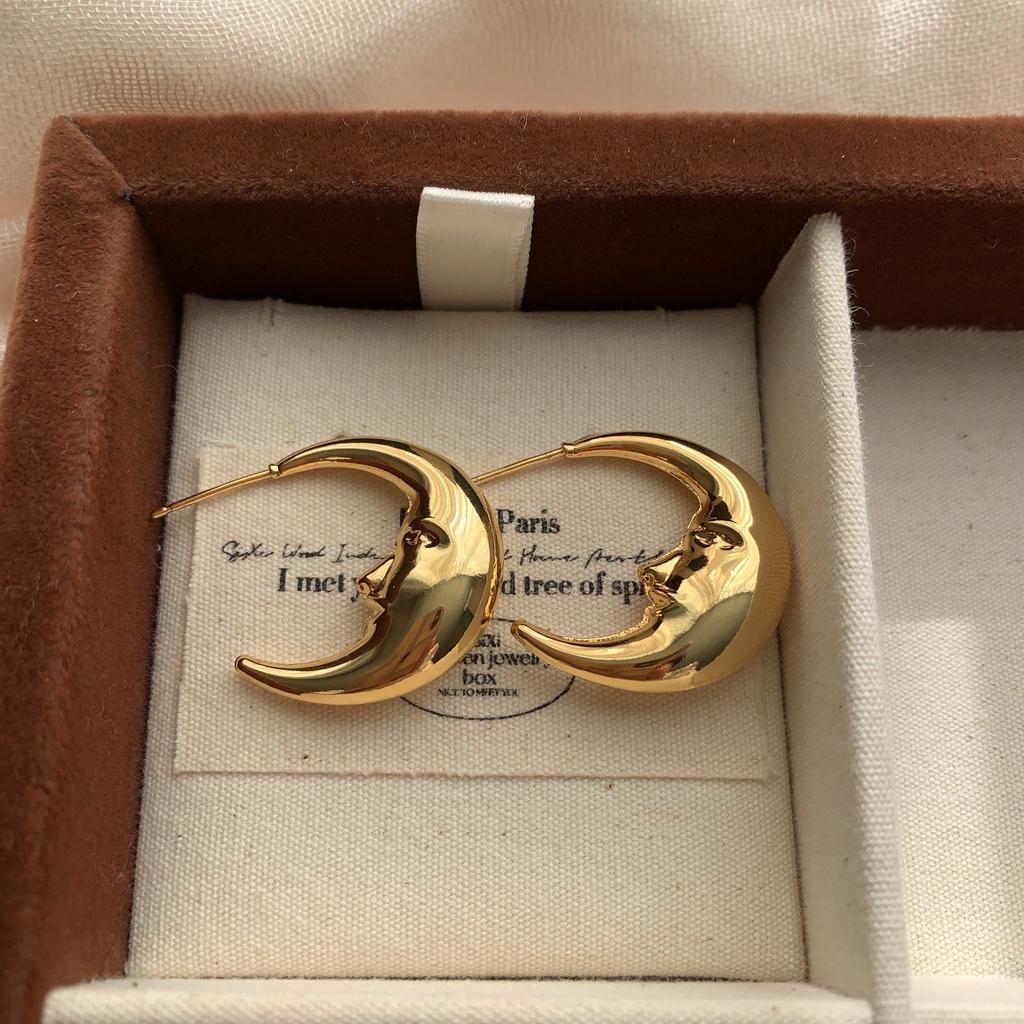 Classic Simple Crescent Romantic Earrings Earrings Light Luxury Gentle Dream Fashion Exquisite Premium Commuter Personality Earrings