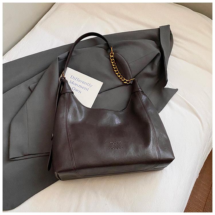 

Korean version of niche Maillard retro underarm bag women s 2025 autumn new simple tote bag large capacity shoulder bag
