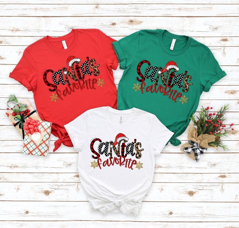 

Santa s Favorite Shirt, Cute Santa Shirt, Christmas Family, Christmas Shirt, Fun Unisex T-Shirt XXXXL