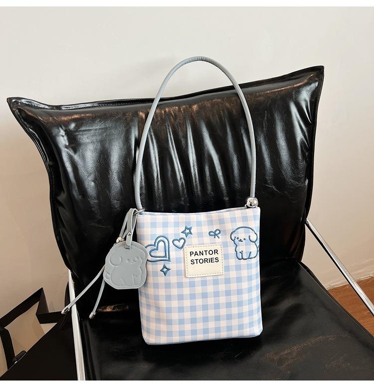 

2025 new shoulder bag women s spring and summer travel bag casual portable large capacity fashion women s bag wide shoulder strap синий