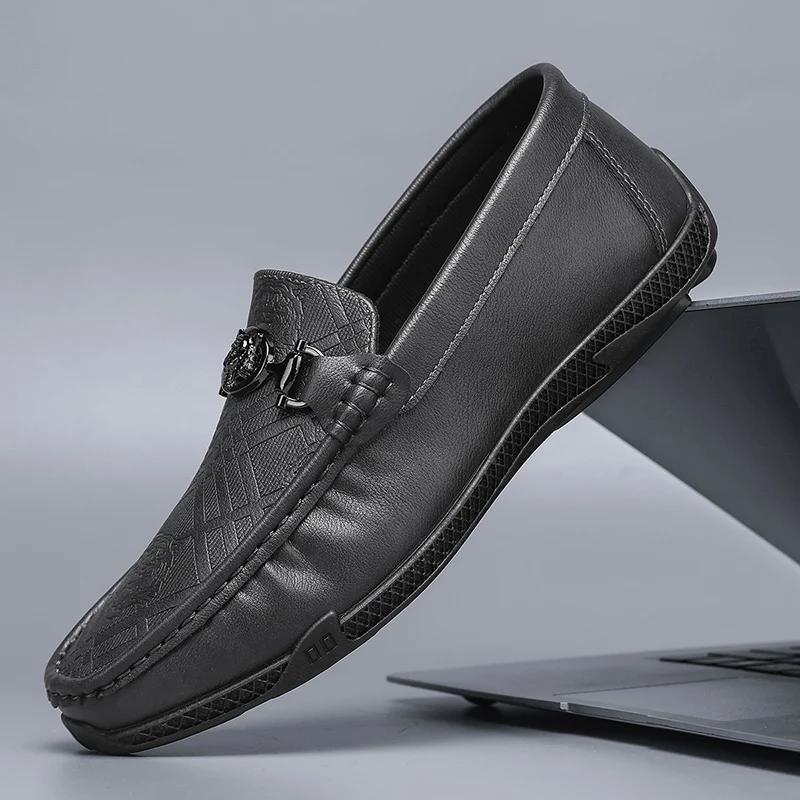 Fashion Luxury Brand White Black Leather Men Casual Shoes Formal Men Dress Shoes Designer Breathable Slip on Driving Shoes Men Loafers