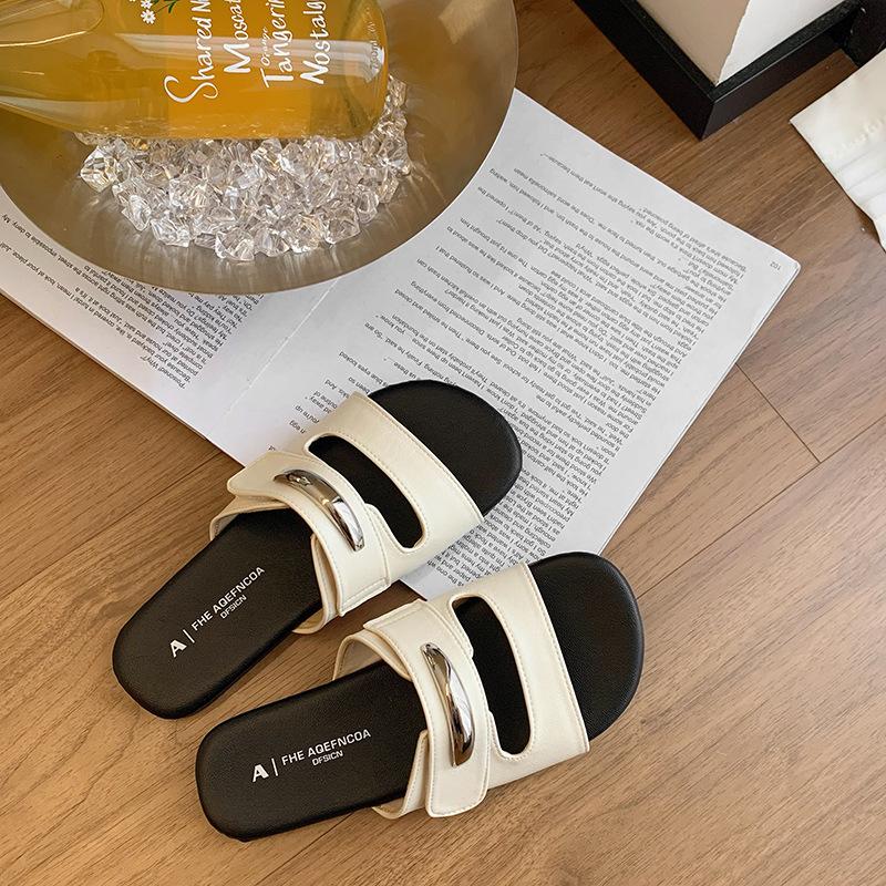 Металлическая пряжка шлепанцы на одно слово женские летние модные с юбкой приморские французские на липучке маленькие сандалии 35 белый