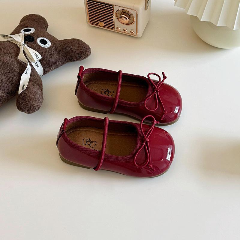 Girls' princess shoes 2025 summer new girls' shallow mouth single shoes Korean version one-pedal little girl soft-soled Doudou shoes
