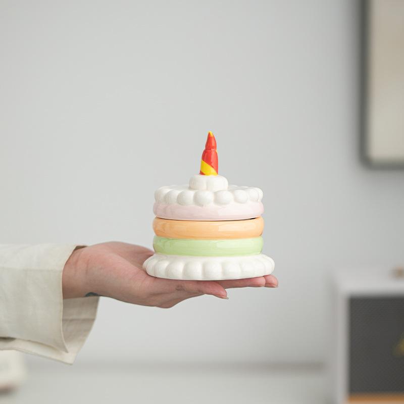 

Creative Cream Wind Castle Cake Shape Ceramic Storage Jar Cute Jewelry Box Girl Room Decoration Tabletop Sundry Storage Jar Gift