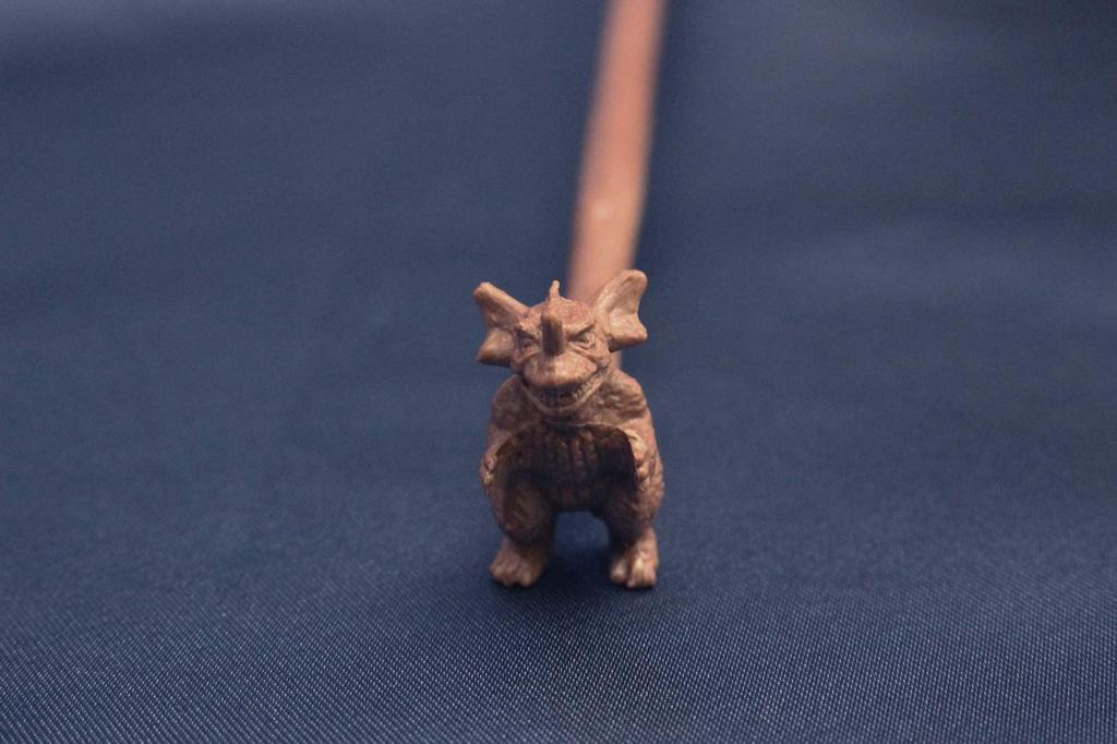 Four Cart Godzilla Figure with Chopstick Rest Chopsticks, Brown, Length Approx. 23cm, Chopsticks, Baragon,