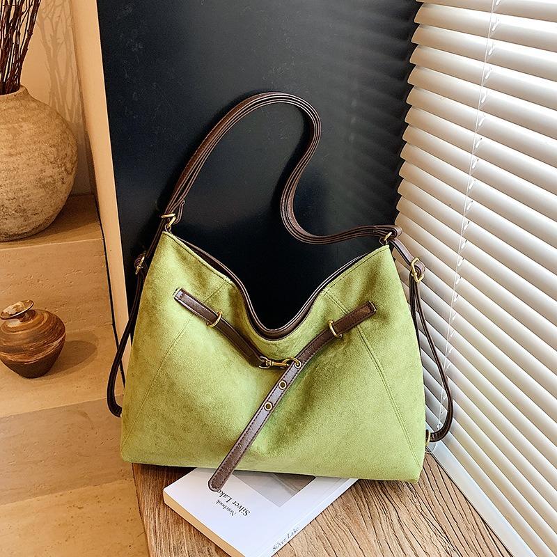 Large Capacity Retro Tote Bag Women's Autumn and Winter New Fashion Versatile Commuter Shoulder Bag Backpack