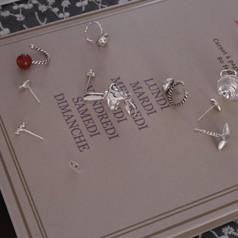 Reinheart Love Mushroom Earcuff