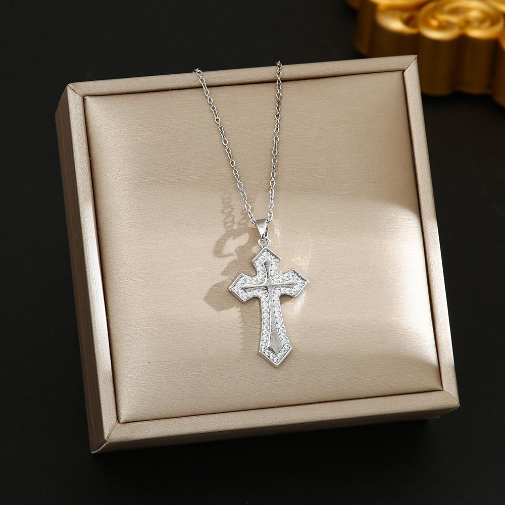 Women's Light Luxury Zirconia Cross Necklace - Stainless Steel Clavicle Chain