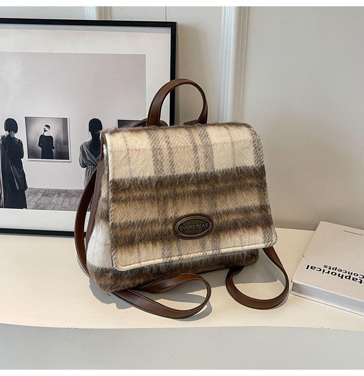 

2024 новый шерстяной рюкзак для студентов, контрастный цвет, клетчатый рюкзак большой емкости, модная ветровая сумка для колледжа, женская кофейный