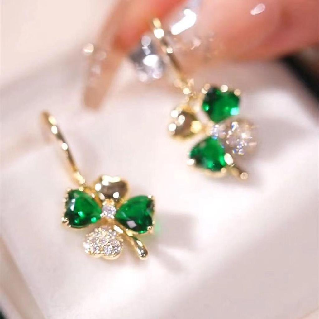 Green Lucky Four-leaf Clover Ear Buckle Niche Design Earrings Exquisite Fashion Joker Earrings