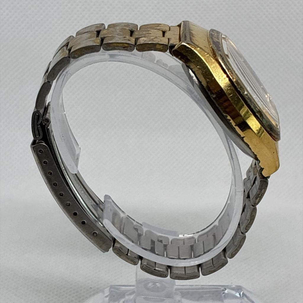 Used Good working Seiko men's watch made in 1976 Vintage satin finish