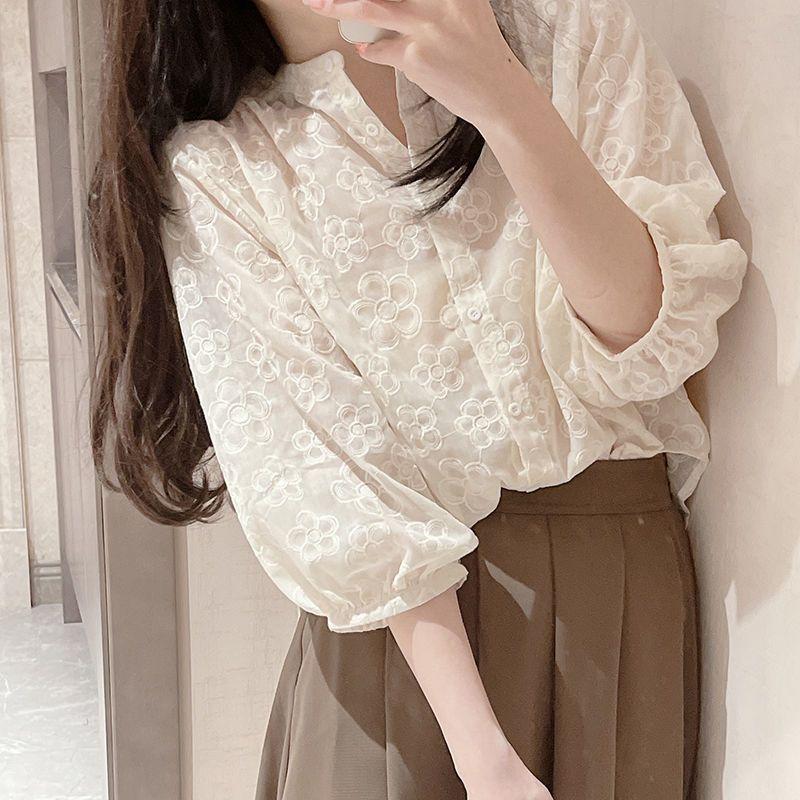 Korean French Fairy Design Sense Lace Embroidery Flower Foreign Style Round Neck Loose Bubble Sleeve Shirt Women