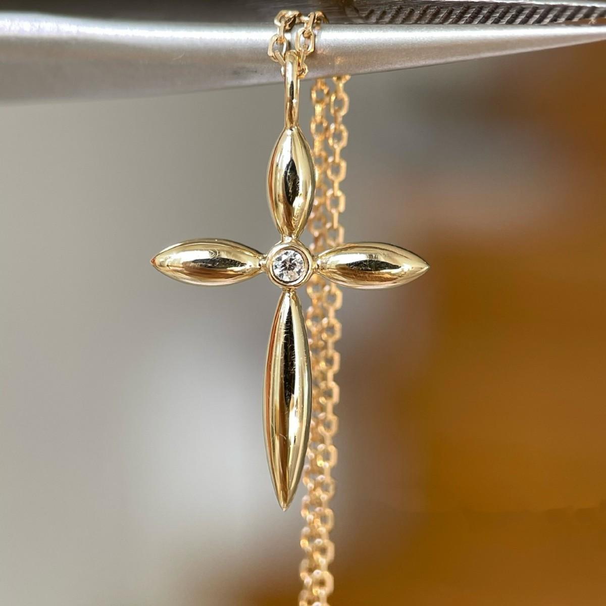 925 Sterling Silver Cross Pendant Necklace, Gold Plated Zircon Religious Chain Necklace, Elegant Spiritual Jewelry for Women Gold