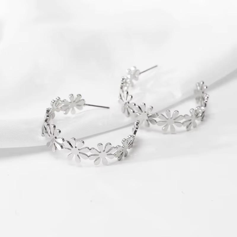 New Wide C-shaped Women's Dangle Earrings Gold Color Metal Geometric Statement Female Punk Fashion Ear Decoration new in