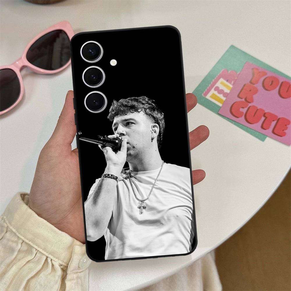 1PC Popular Singer Q-Quevedo Phone Case For Samsung S 24 Fe 25 Ultra Plus 20 Lite 21 30 22 23 24 22 Ultra 5G Fundas