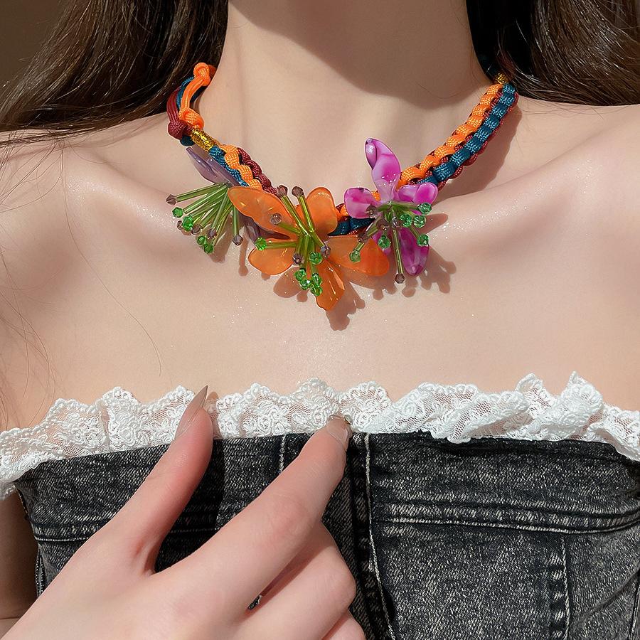 European and American Retro Color Shell Pendant Necklace Niche Collarbone Chain Design Niche Item Decoration