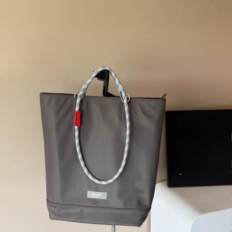 Lightweight Water-Resistant Nylon Tote Bag Outdoor Casual Daily Commute Large-Capacity Handbag Practical Single Shoulder Bag