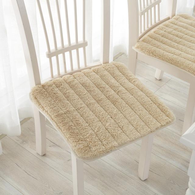 

Осенне-зимняя утолщенная плюшевая нескользящая цельная подушка для стула, чехол для сиденья, однотонный теплый чехол для офисного стула, подушка для сиденья 50x50cm 2pcs кофейный