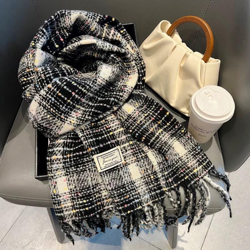 Scarf female Korean version versatile high sense showing white grid new autumn and winter student couple atmosphere fashionable warm scarf