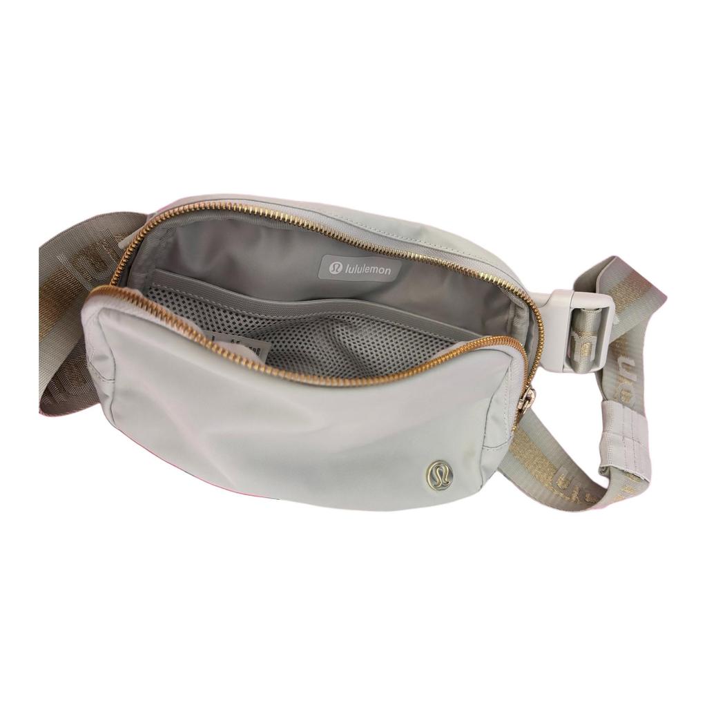 Lululemon 1L Everywhere Zipper Closure Nylon Waist Bag Unisex Waist Bag Steam Gold White LU9BHGS-279218