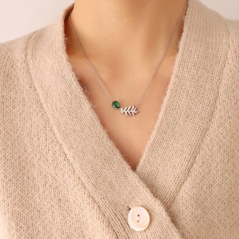 French Niche Emerald Zircon Leaf Necklace with 18K Gold-Plated Titanium Steel Clavicle Chain