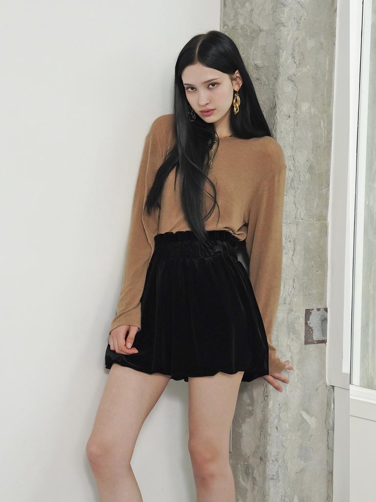 MUSE BY ROSE Evelyn Velvet Balloon Shorts (Black)