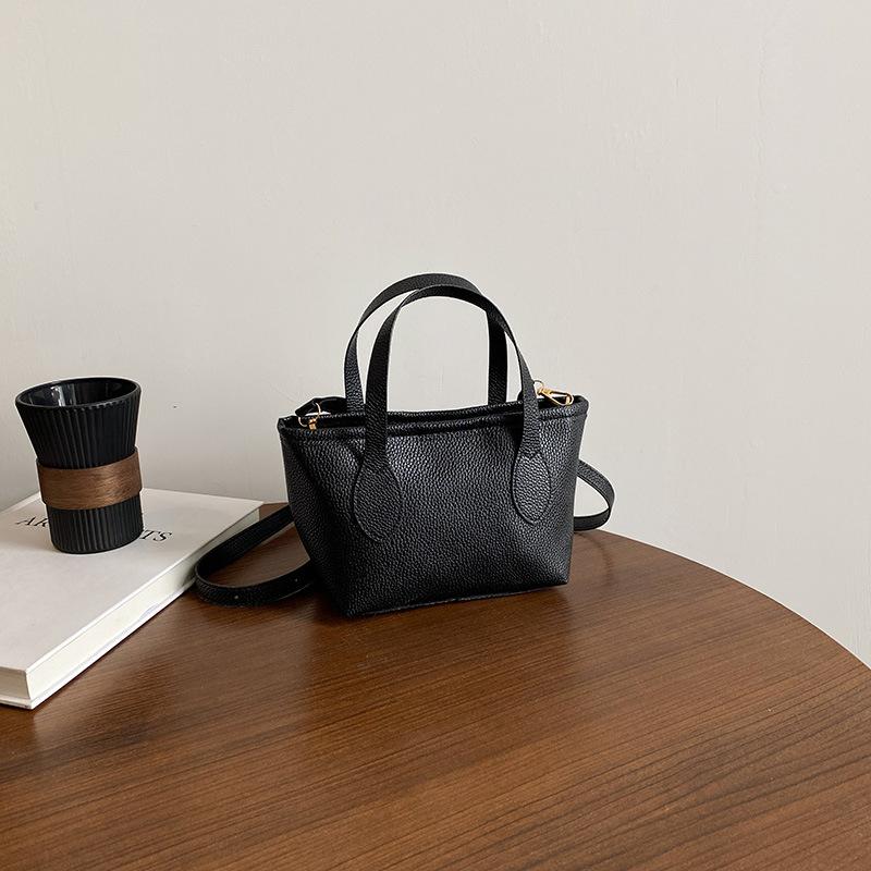 

High value, beautiful, simple, niche, casual and light, versatile, portable bucket, tote bag, shoulder messenger bag, women чёрный