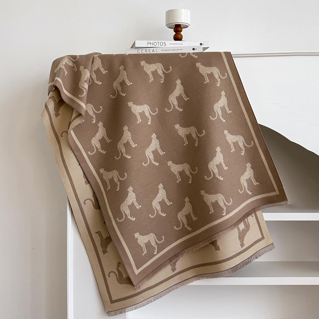 Retro leopard imitation cashmere fringed long towel for women's double-sided thickened warm elegant scarf air conditioner shawl