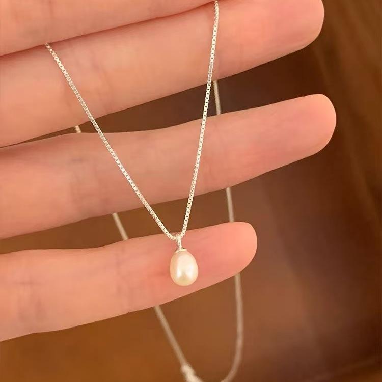 Female Exquisite Collarbone Light Luxury Niche Necklace