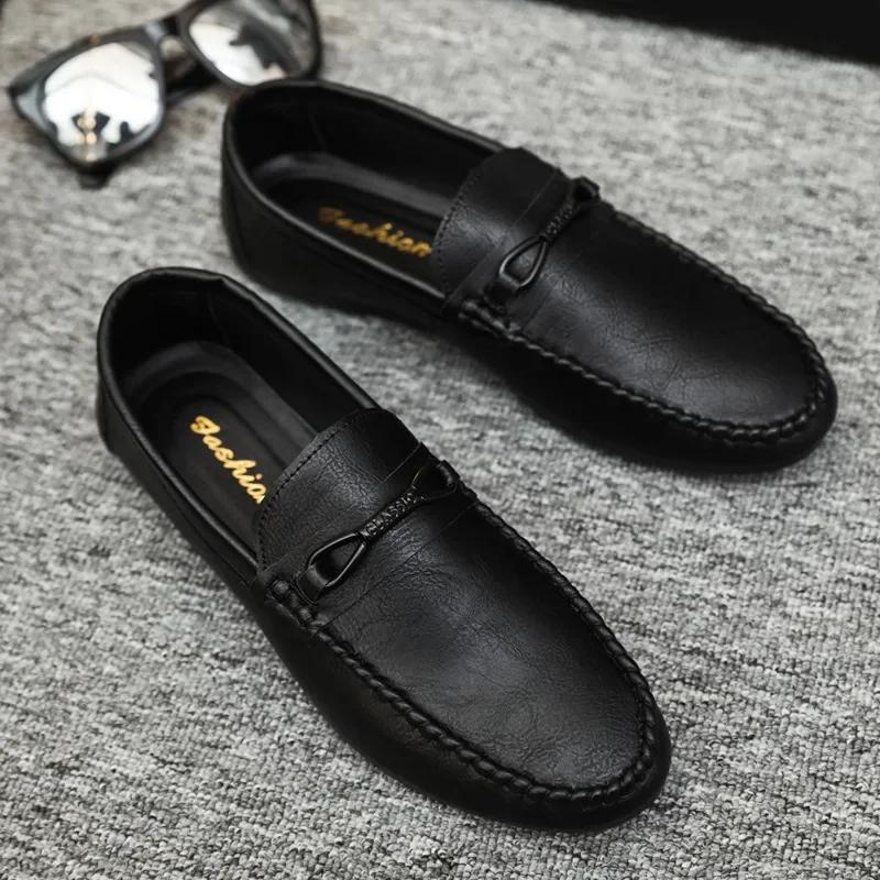 Summer New Men's Loafers Comfortable Flat Casual Shoes Men Breathable Slip-On Soft Leather Driving Shoes 2025