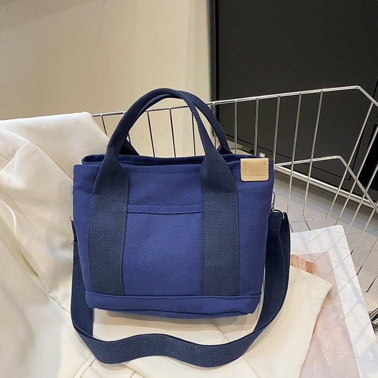 

Versatile Vintage Style Handbag For Women With Spacious Design For Daily Essentials темно-синього кольору