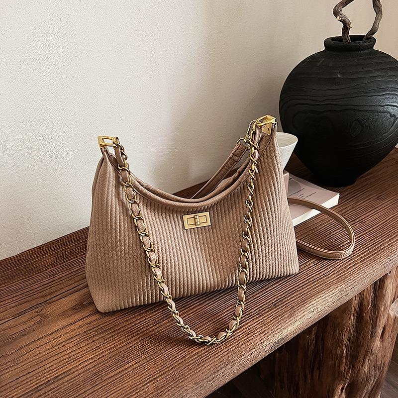 

High-end niche messenger bag women s new autumn and winter versatile single shoulder pleated chain bag fashionable underarm bag хаки