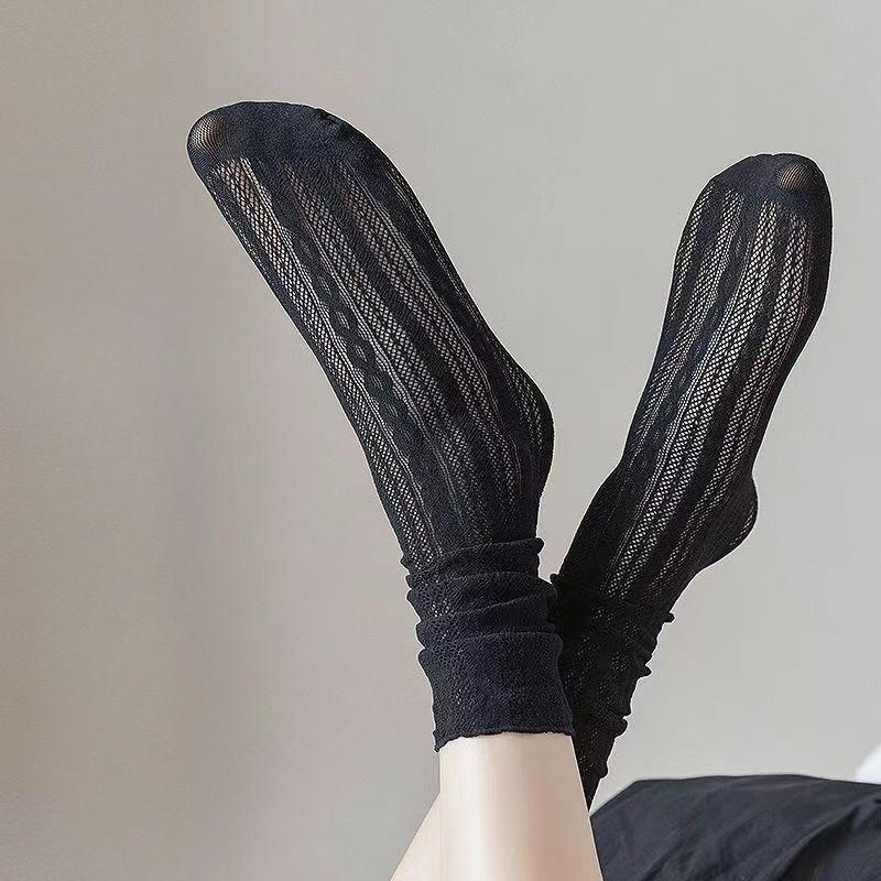 Sexy Women Socks Retro Lace Floral Mesh Lolita Cute Sock Thin Middle Tube Transparent Socks Girl Sweet Breathable Designer Socks