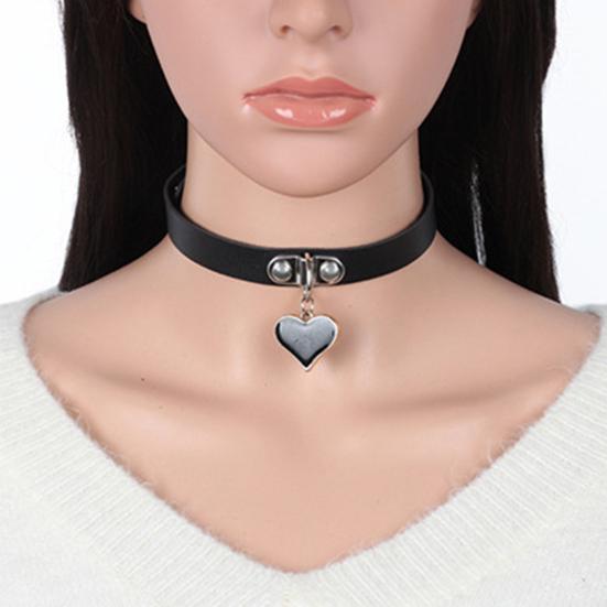 Women Choker Heart Hip Hop Faux Leather Exaggerated Rivets Collar Choker for Daily Wear